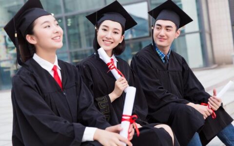 研究生读几年毕业（硕士研究生一般读几年）